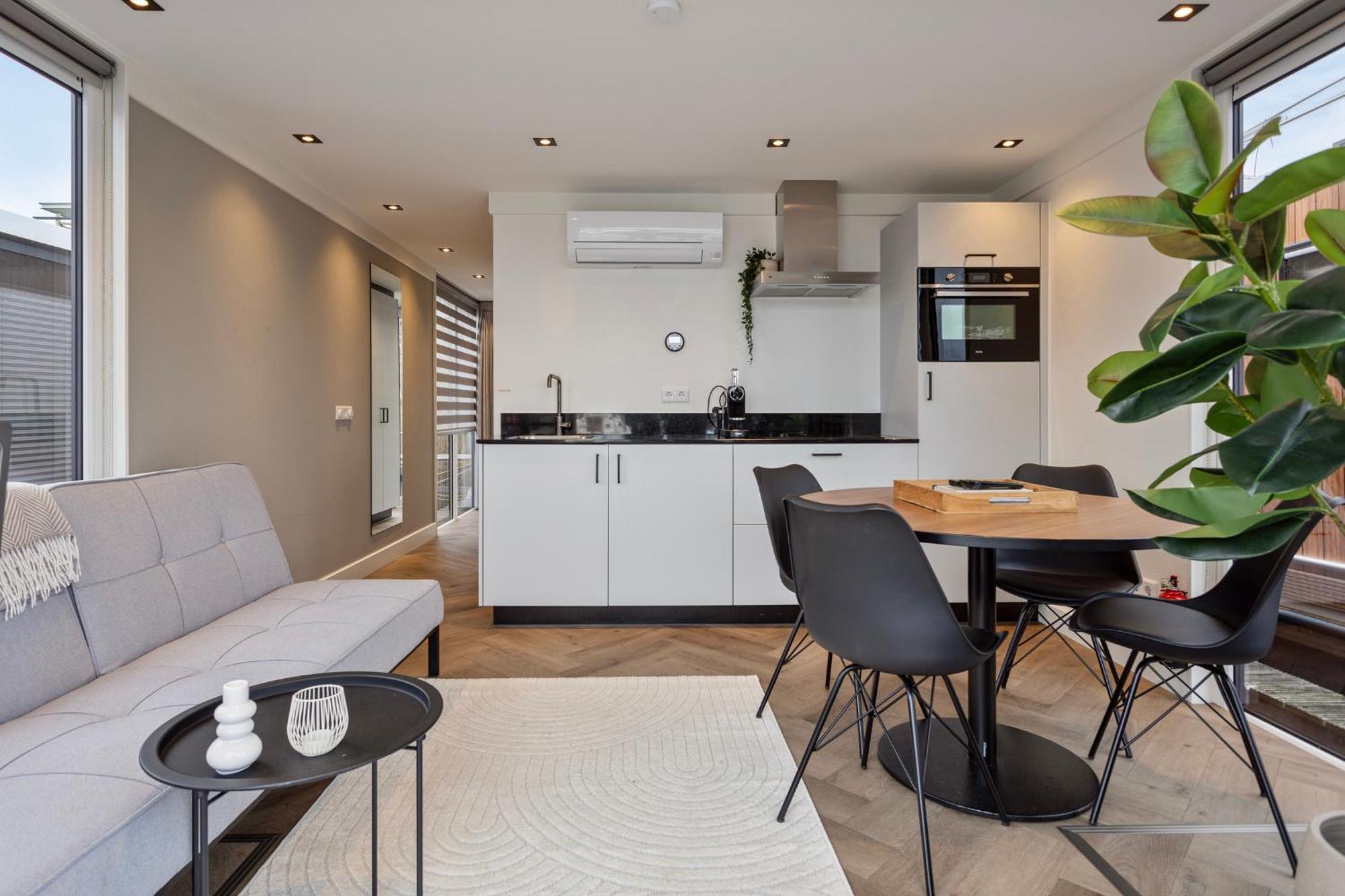 Luxurious Waterloft Near Beach And Centre By Weltevreden Experience Zeewolde Exterior foto