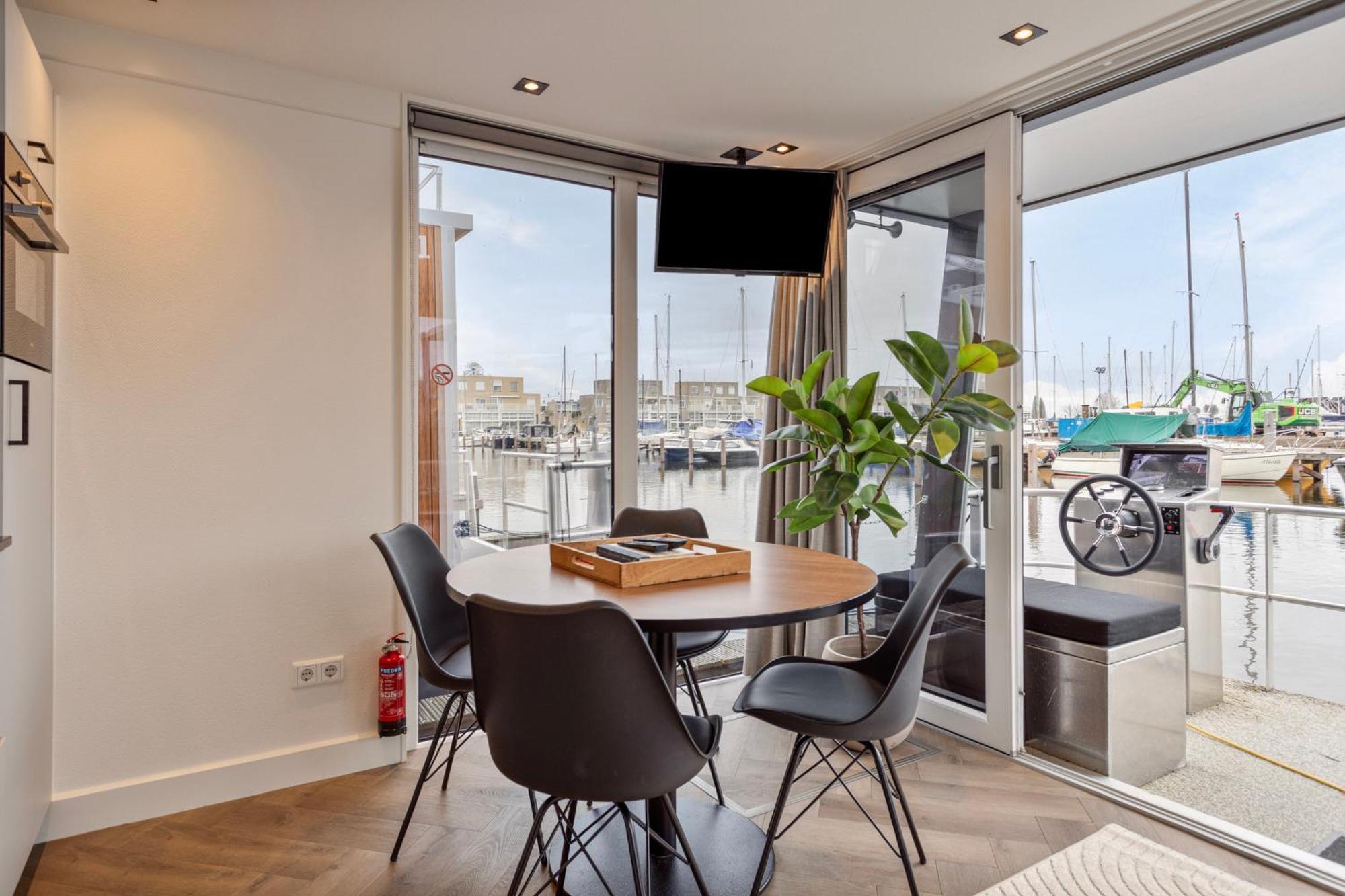Luxurious Waterloft Near Beach And Centre By Weltevreden Experience Zeewolde Exterior foto